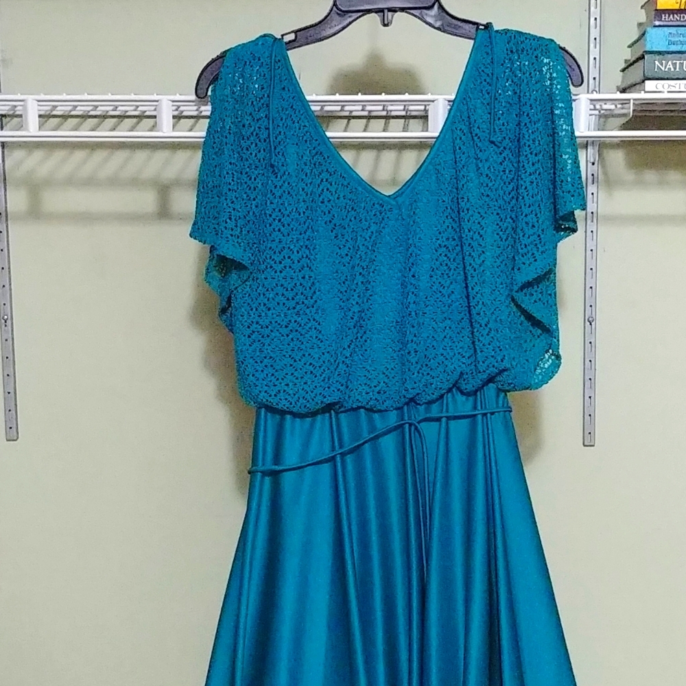VINTAGE DRESS